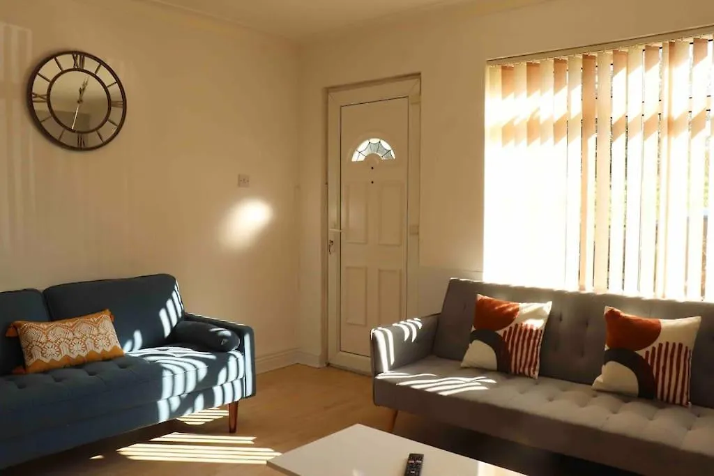 Stunning Guest House Free Wifi &Parking Leeds  Storbritannien
