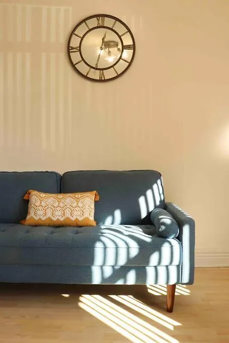 Stunning Guest House Free Wifi &Parking Leeds  0*, Leeds (West Yorkshire)