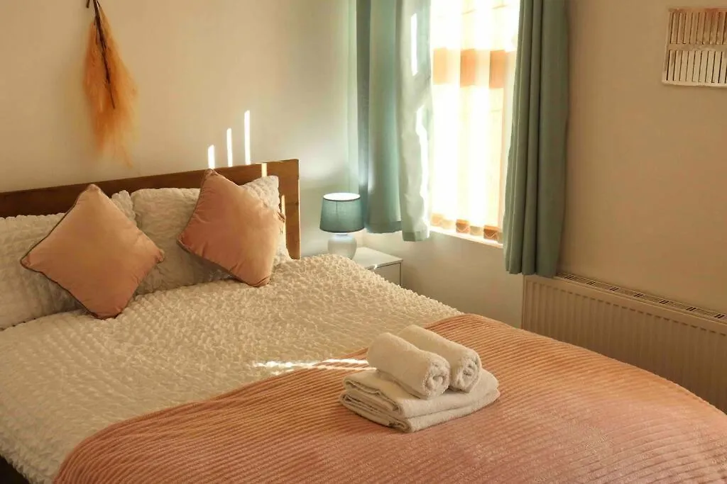 Stunning Guest House Free Wifi &Parking Leeds  Storbritannien